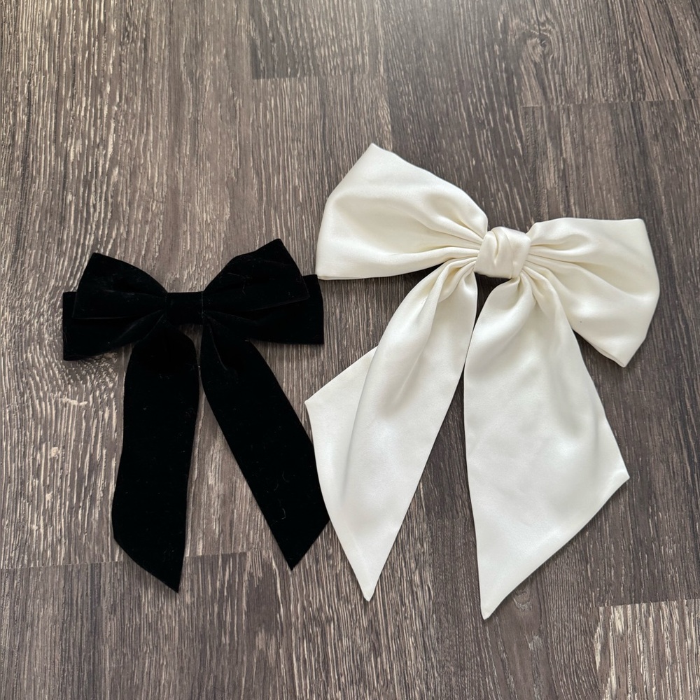 Black and white hair bows